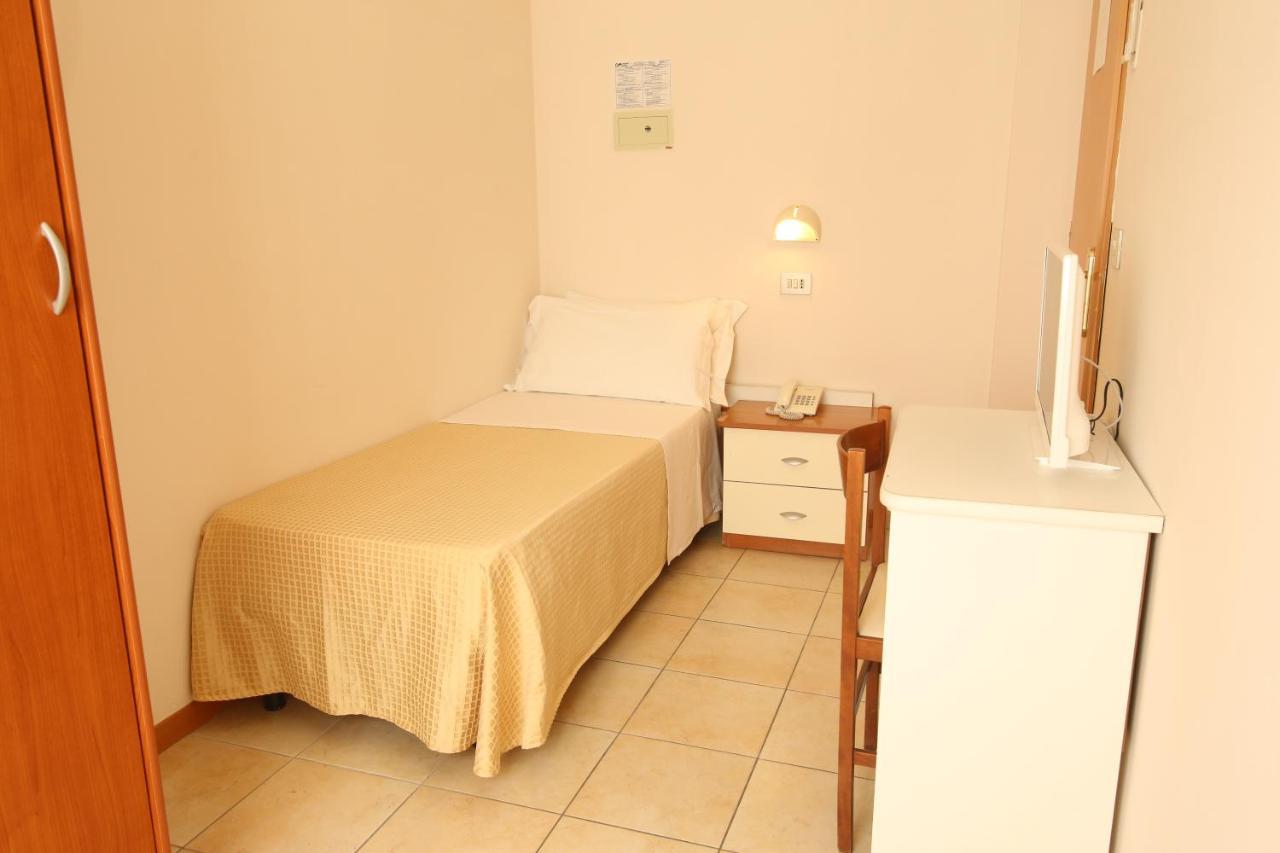 Hotel Soave Rimini Esterno foto